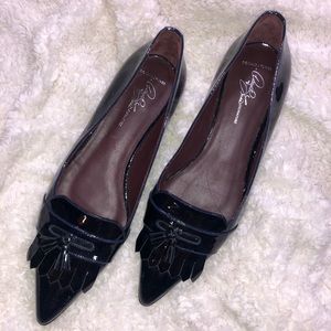 Donald J Pliner Signature Flats